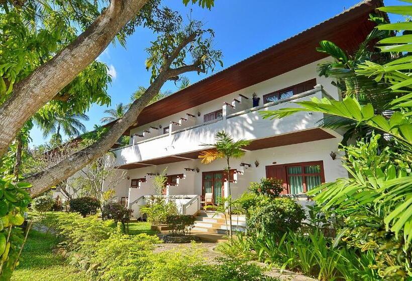 Номер Deluxe, First Bungalow Beach Resort