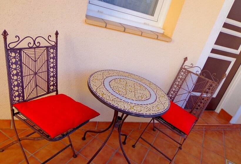 Номер Престиж, Logis Hôtel Les Ii Mas   Perpignan Sud