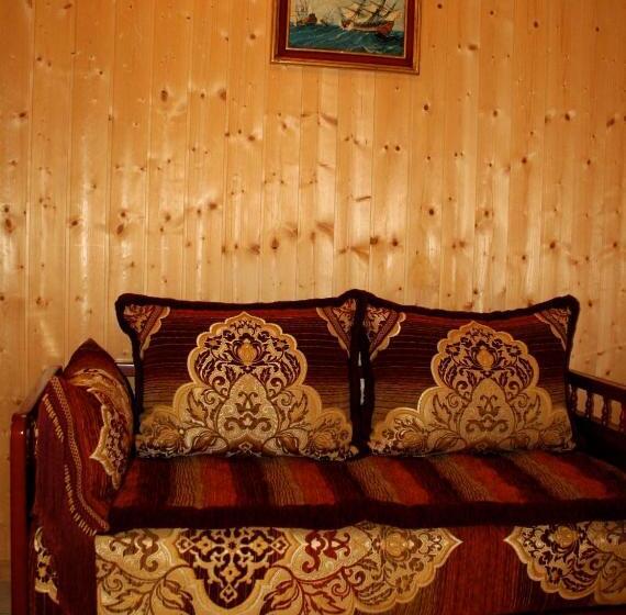 Семейный Номер, B&b Café De La Poste