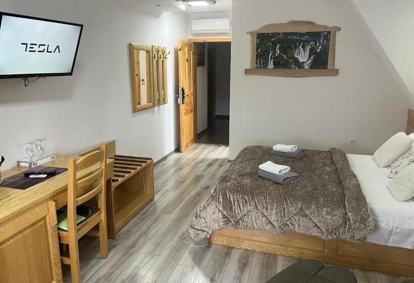 اتاق لوکس, Rustic Inn River