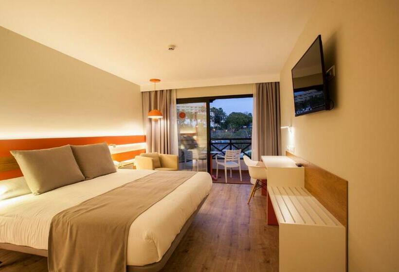 Номер Стандарт Вид на Бассейн, Vanilla Garden Boutique Hotel   Adults Only