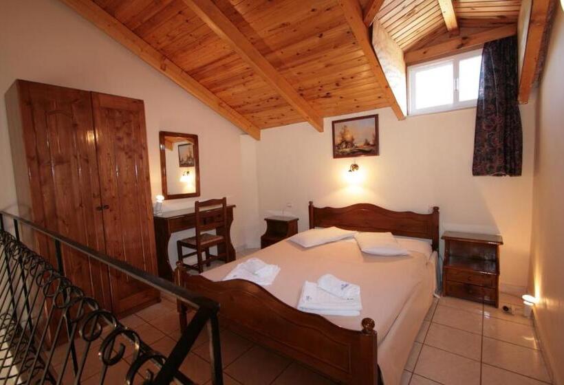 Студия Стандарт, Village Inn Studios & Family Apartments