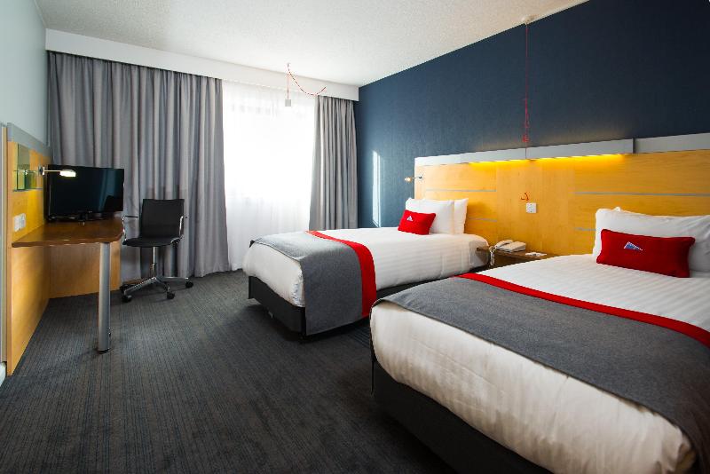 Номер Стандарт Адаптированный для Инвалидов, Holiday Inn Express Stevenage, An Ihg