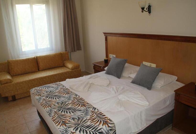 Люкс Вид на Сад, Rosy Suites