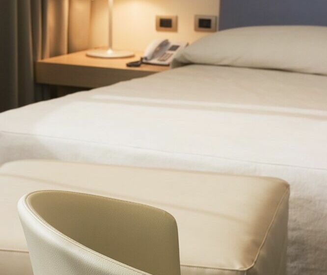 Номер Deluxe, Unahotels T Hotel Cagliari