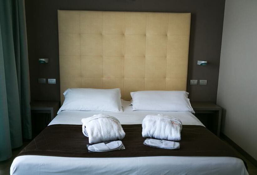 اتاق کلاسیک چهارنفره, Yes Hotel Touring & Spa