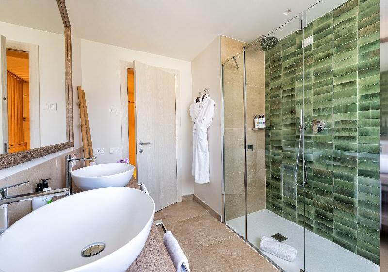 Люкс, Unahotels T Hotel Cagliari