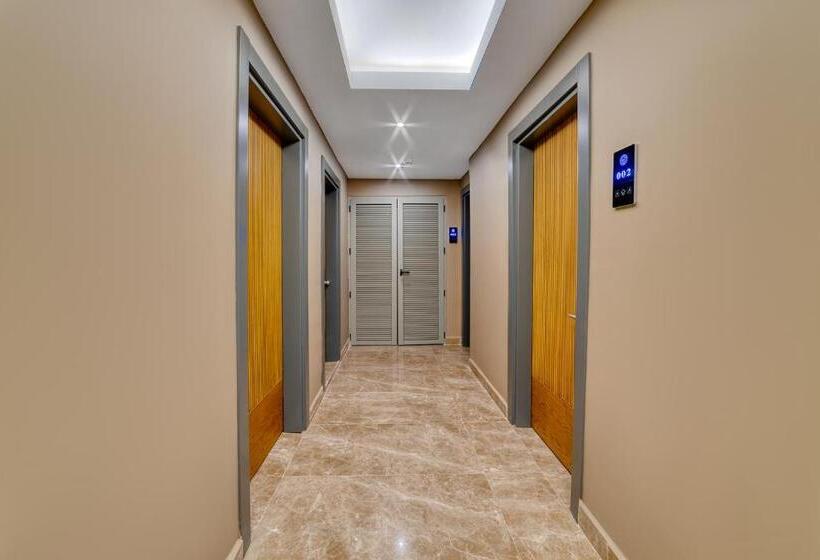 Quarto Estandar com Sacada, Yeniacun Apart