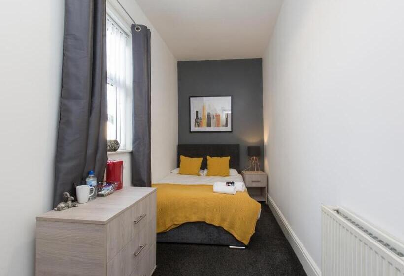 غرفة قياسية فردية حمام مشترك, Townhouse @ 83 Edleston Road Crewe