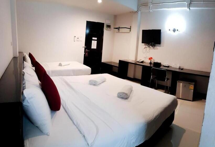 Трехместный Номер Deluxe, B Black Hotel Chonburi