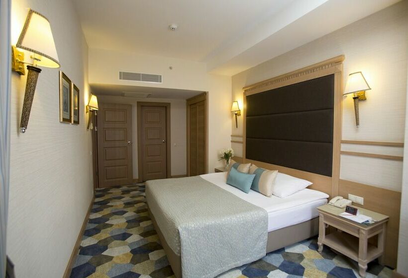 اتاق استاندارد با چشم‌انداز دریا, Fame Residence Lara & Spa