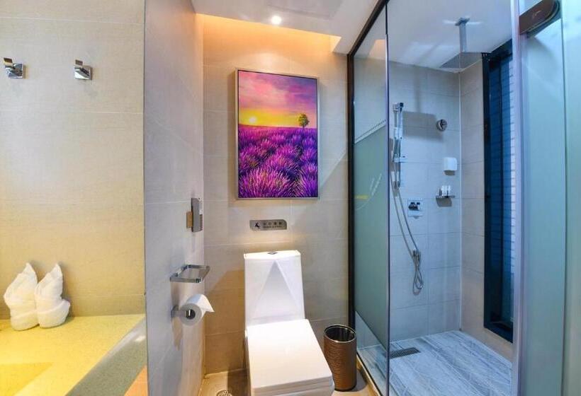 带大床的豪华间, Lavande Hotel Huizhou High Speed Railway South Station Wanlian Square