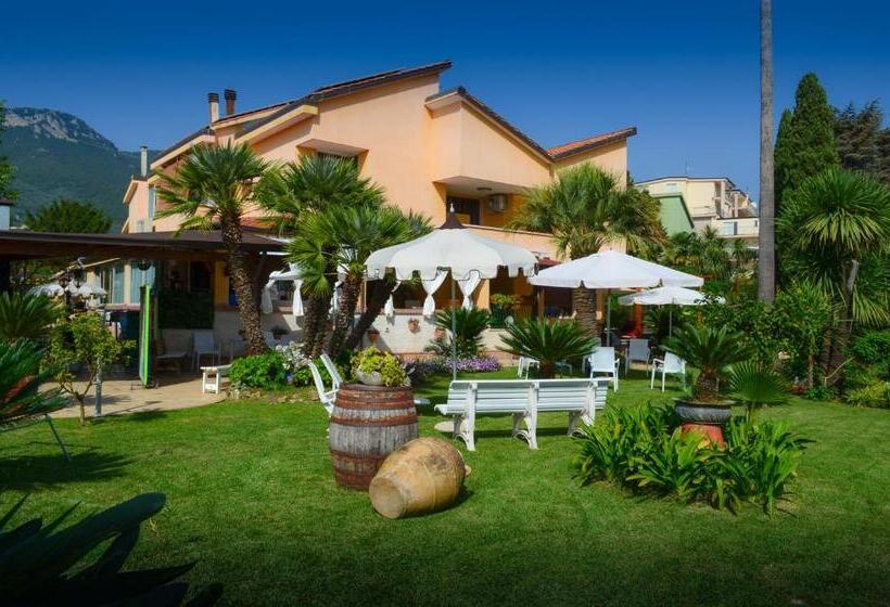标准三人间, La Magnolia B&b