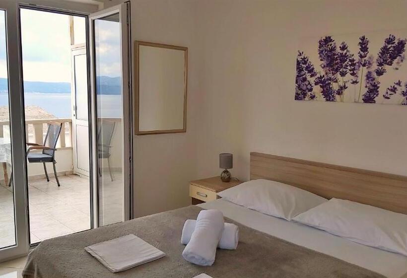 스탠다드 스튜디오, Apartments Nemira