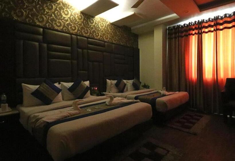 디럭스 패밀리 룸, Mannat International By Mannat