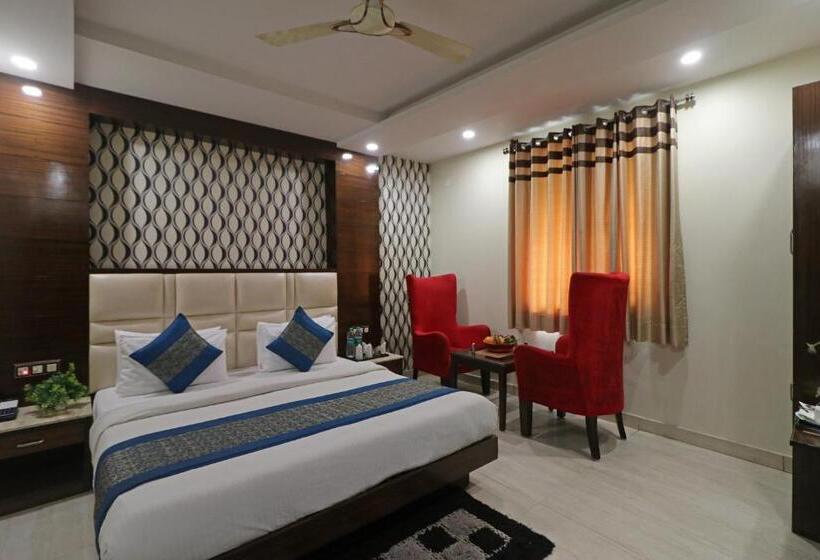 스탠다드 룸 킹사이즈 침대, Mannat International By Mannat