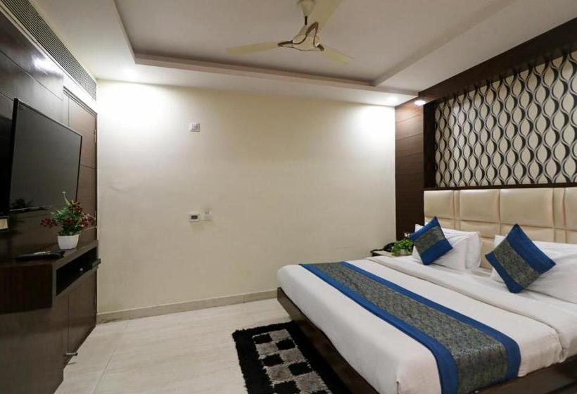 스탠다드 룸 킹사이즈 침대, Mannat International By Mannat