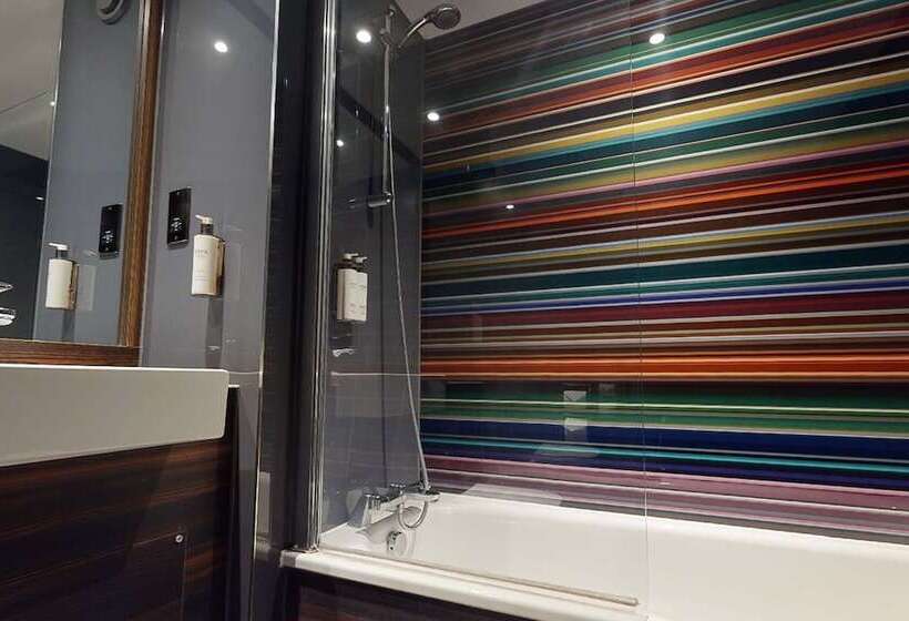 اتاق استاندارد, Village Hotel Bournemouth
