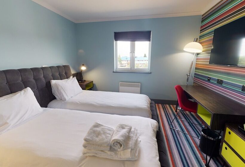 اتاق استاندارد, Village Hotel Bournemouth
