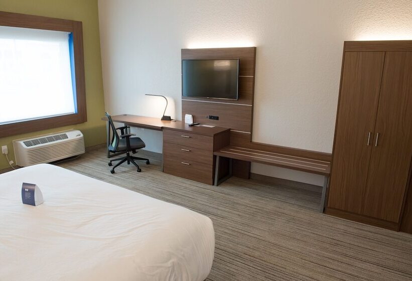 Люкс, Holiday Inn Express & Suites Dayton North   Vandalia, An Ihg
