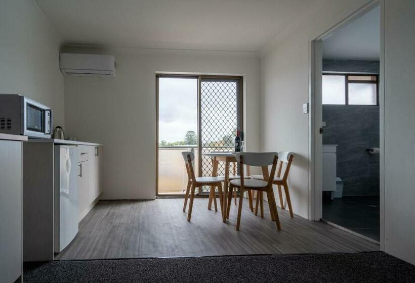 Номер Superior Кровать Кинг, Lakeside Inn Wollongong