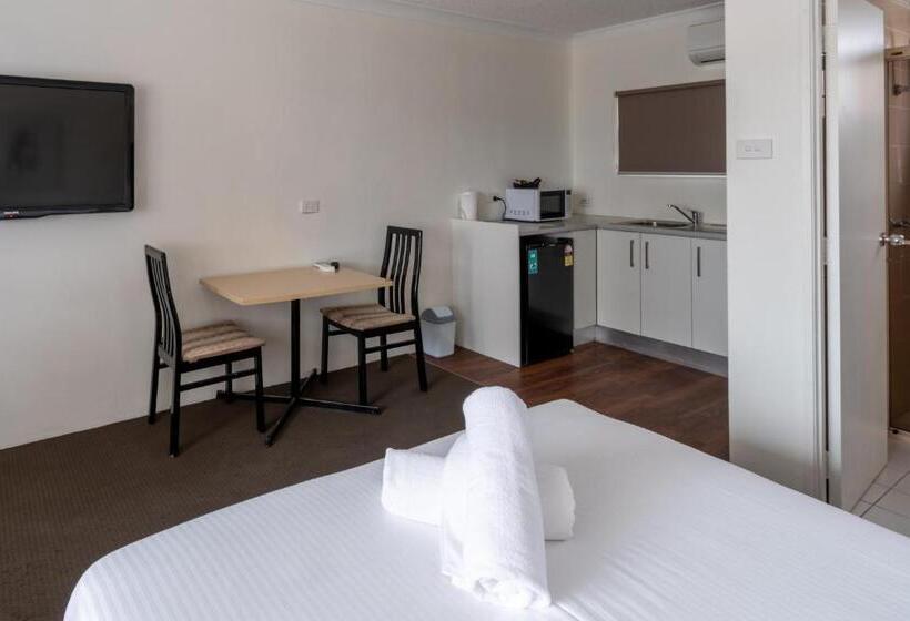 Номер Стандарт Трехместный, Lakeside Inn Wollongong