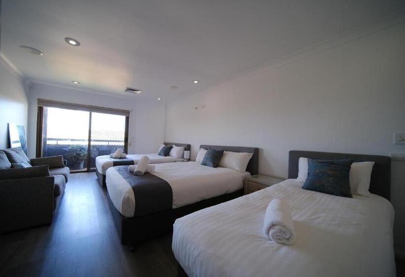 Апартаменты 2 Спальни, Lakeside Inn Wollongong