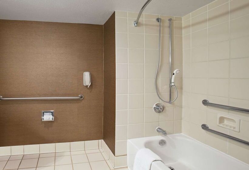 Люкс, Embassy Suites By Hilton Austin Arboretum