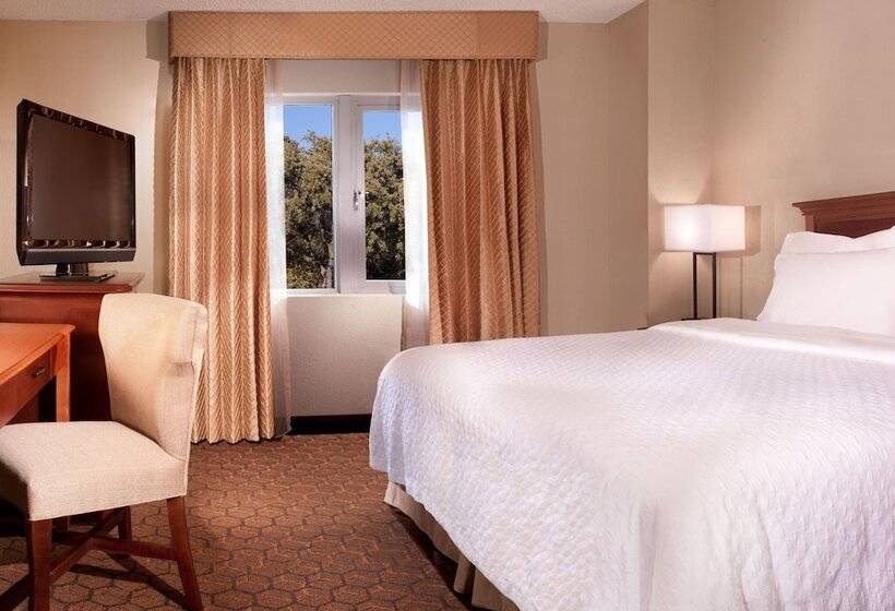 Люкс Премиум, Embassy Suites By Hilton Austin Arboretum