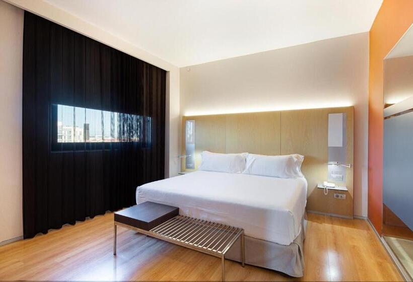 جناح جونيور, Barceló Valencia
