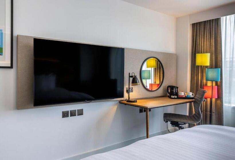 Номер Премиум, Holiday Inn Milton Keynes Central, An Ihg