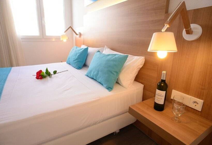 جناح عائلي, Cala Llenya Resort Ibiza