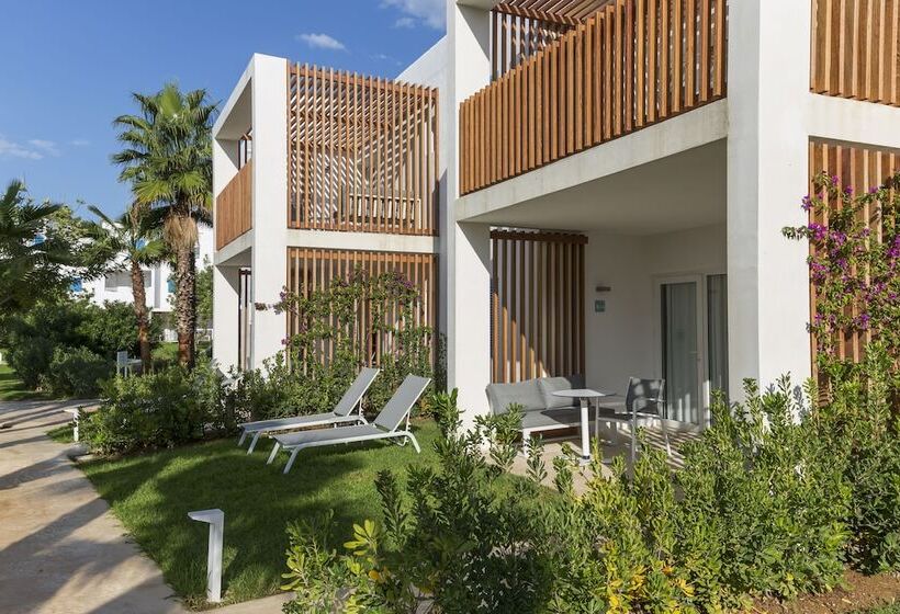 غرفة قياسية مطلّة علي الحديقة, Cala Llenya Resort Ibiza