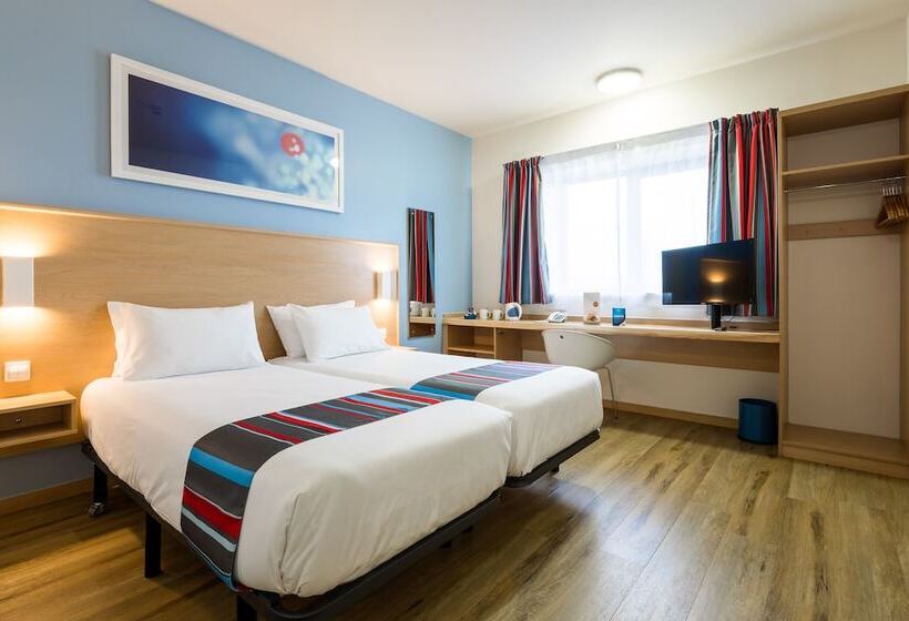 Номер Стандарт, Travelodge Barcelona Fira