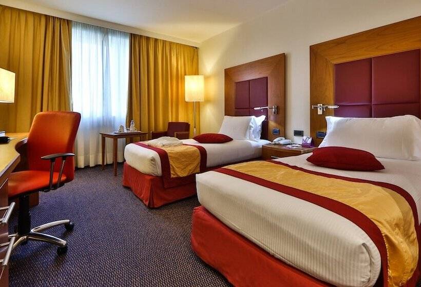장애인을 위한 스탠다드 룸, Crowne Plaza Venice East, An Ihg