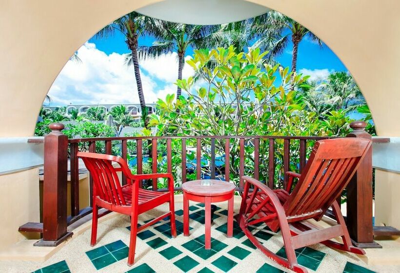 Cameră Familiară cu Vedere la Piscină, Phuket Graceland Resort and Spa