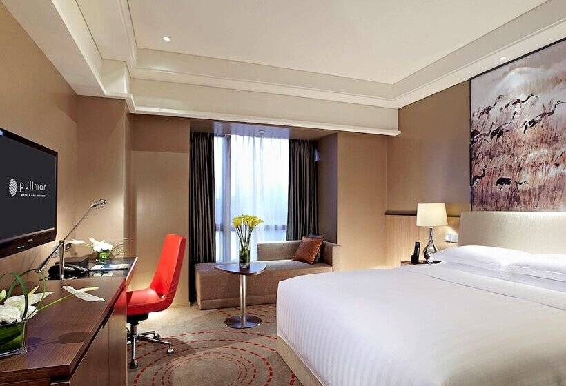 Номер Deluxe Вид на Озеро, Pullman Xiamen Powerlong