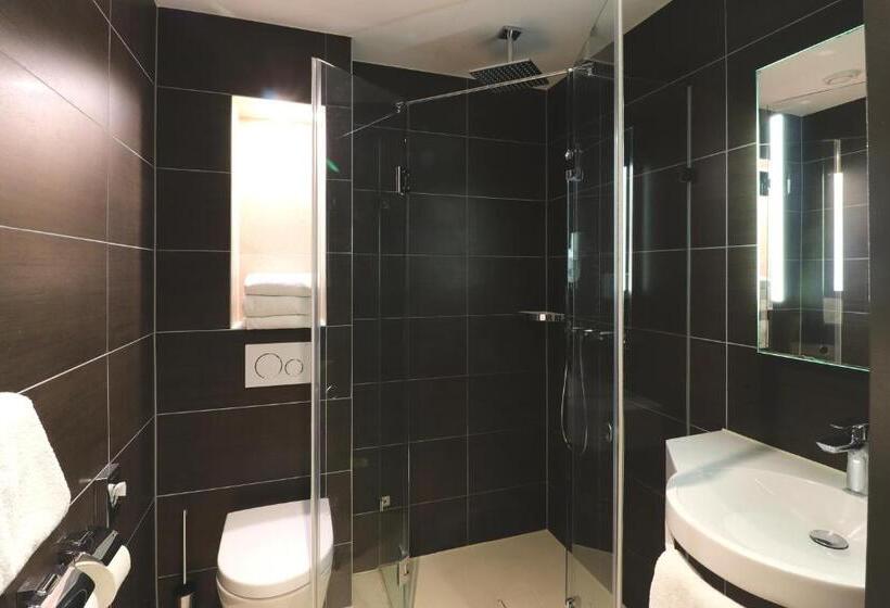 Номер Стандарт Трехместный, Xo Hotel Inner