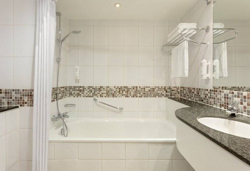 Номер Стандарт 2 Двуспальные Кровати, Holiday Inn London Brentford Lock, An Ihg