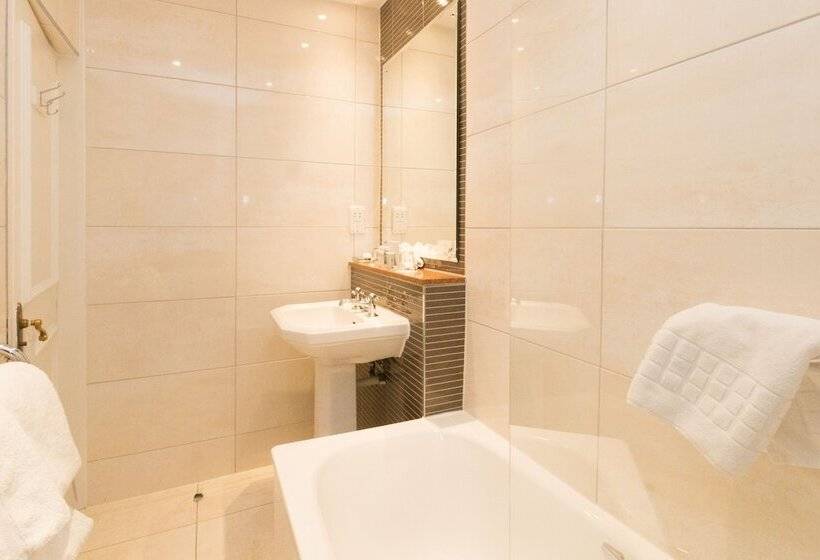 Номер Стандарт, Macdonald Old England Hotel & Spa