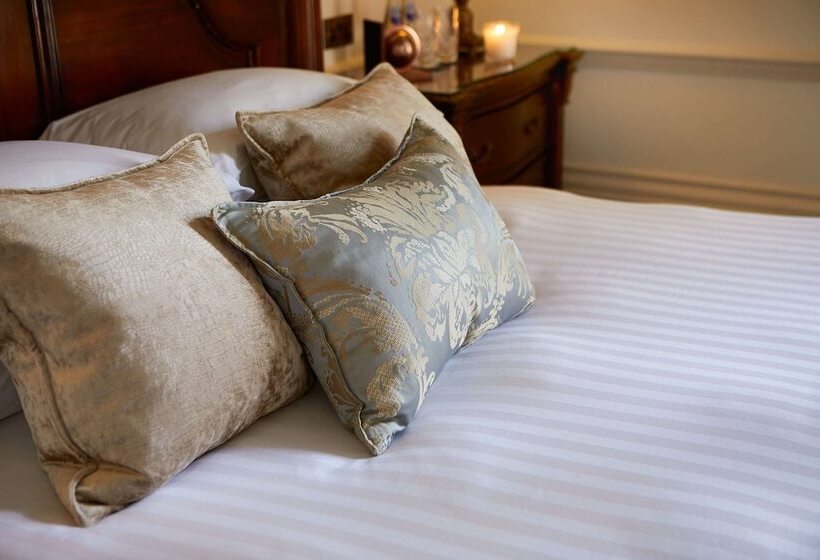Номер Deluxe, Macdonald Old England Hotel & Spa