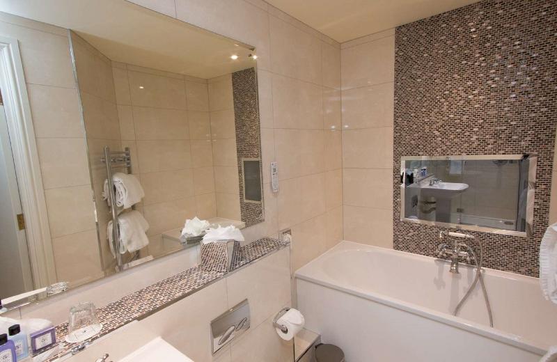 디럭스 스위트, Macdonald Old England Hotel & Spa