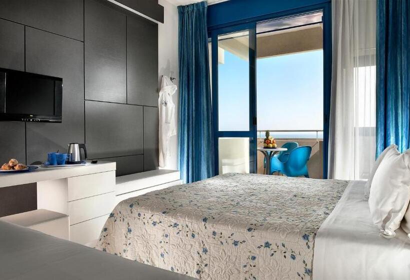 Четырехместный Номер Стандарт Вид на Море, Baltic Riccione Fronte Mare