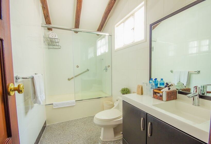 اتاق استاندارد سه نفره, Boutique Santa Lucia