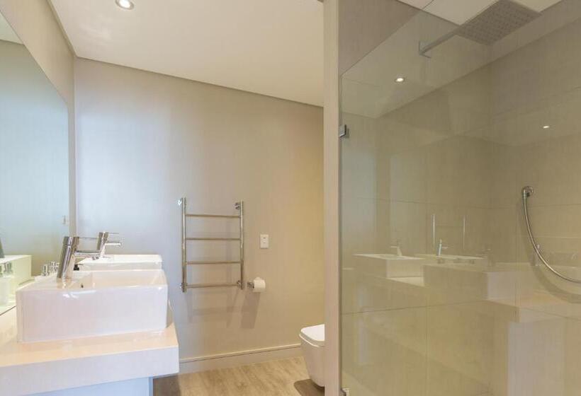 Люкс, Celtic Manor Boutique Guest House