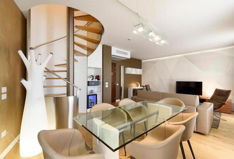 Suite with Terrace, Ghv