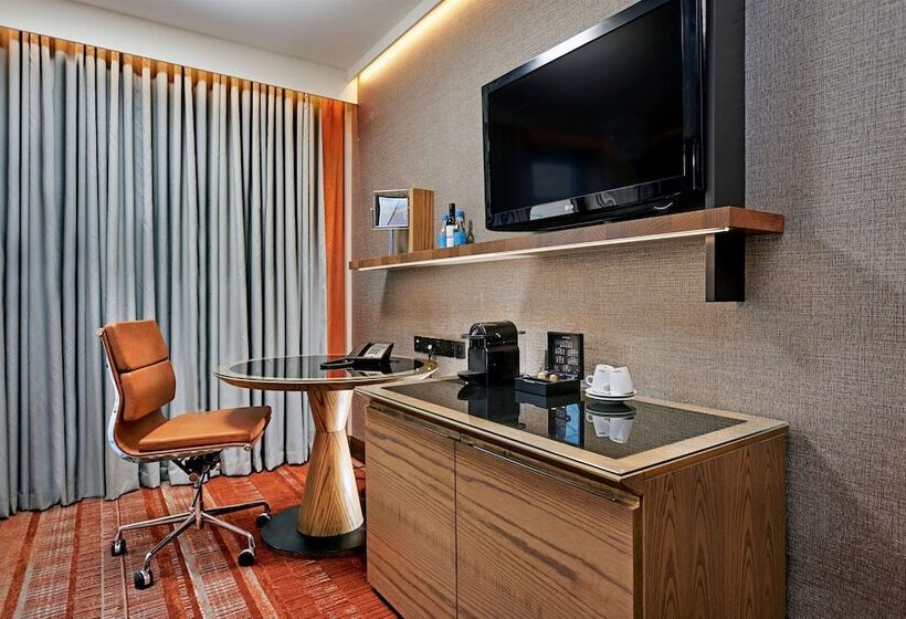 Номер Executive, Hilton London Tower Bridge
