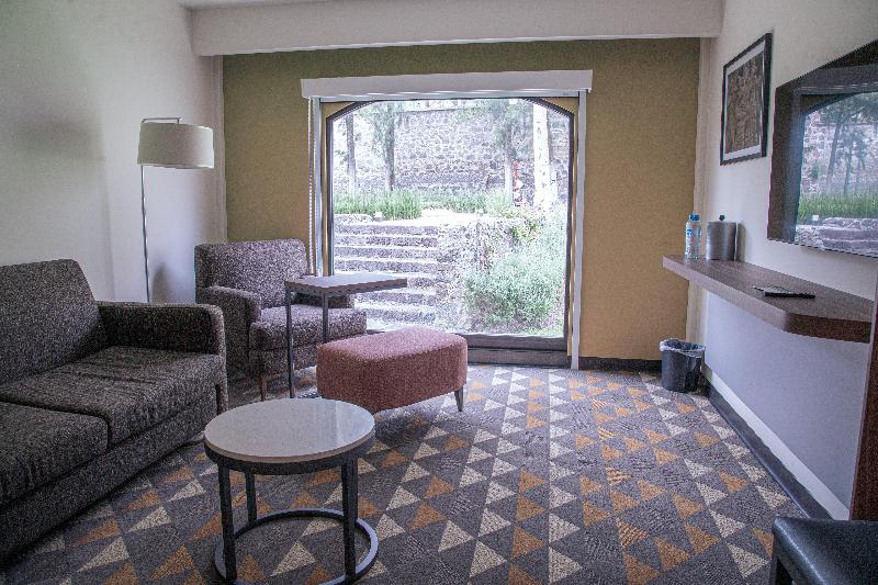 キングサイズベッドのスイートルーム, Holiday Inn Tlaxcala, An Ihg