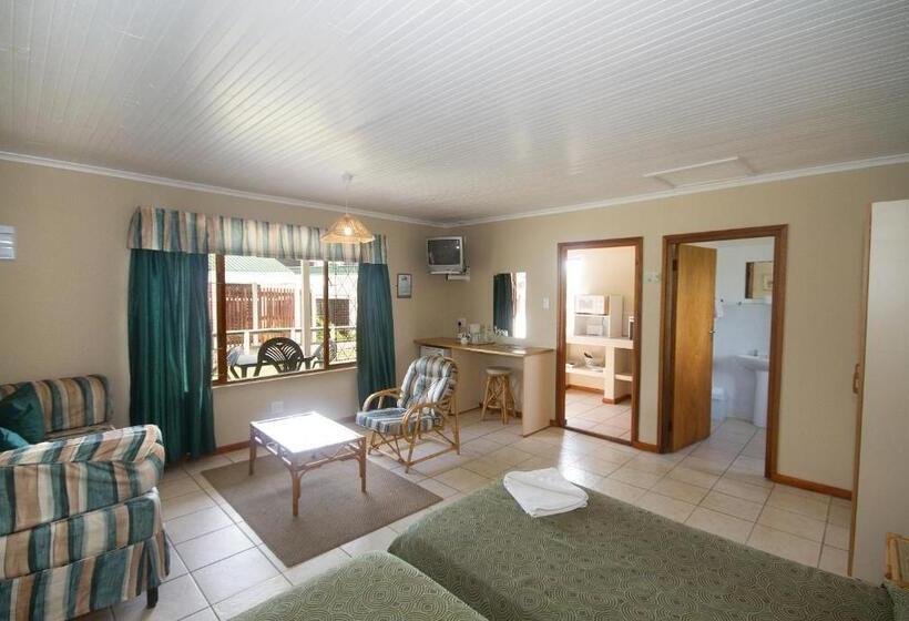 Шале 1 Спальня, Pine Lodge Resort