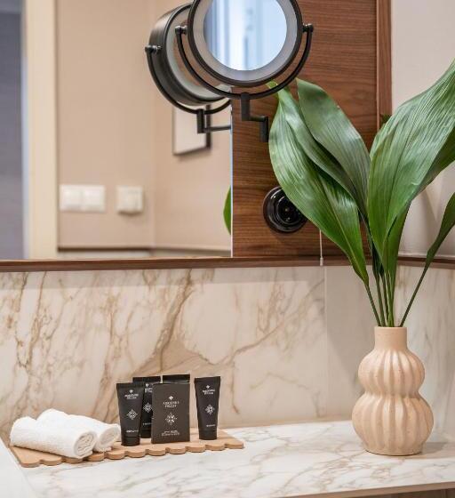 Стандартный Номер Кровать Кинг, Queen S Court Hotel & Residence